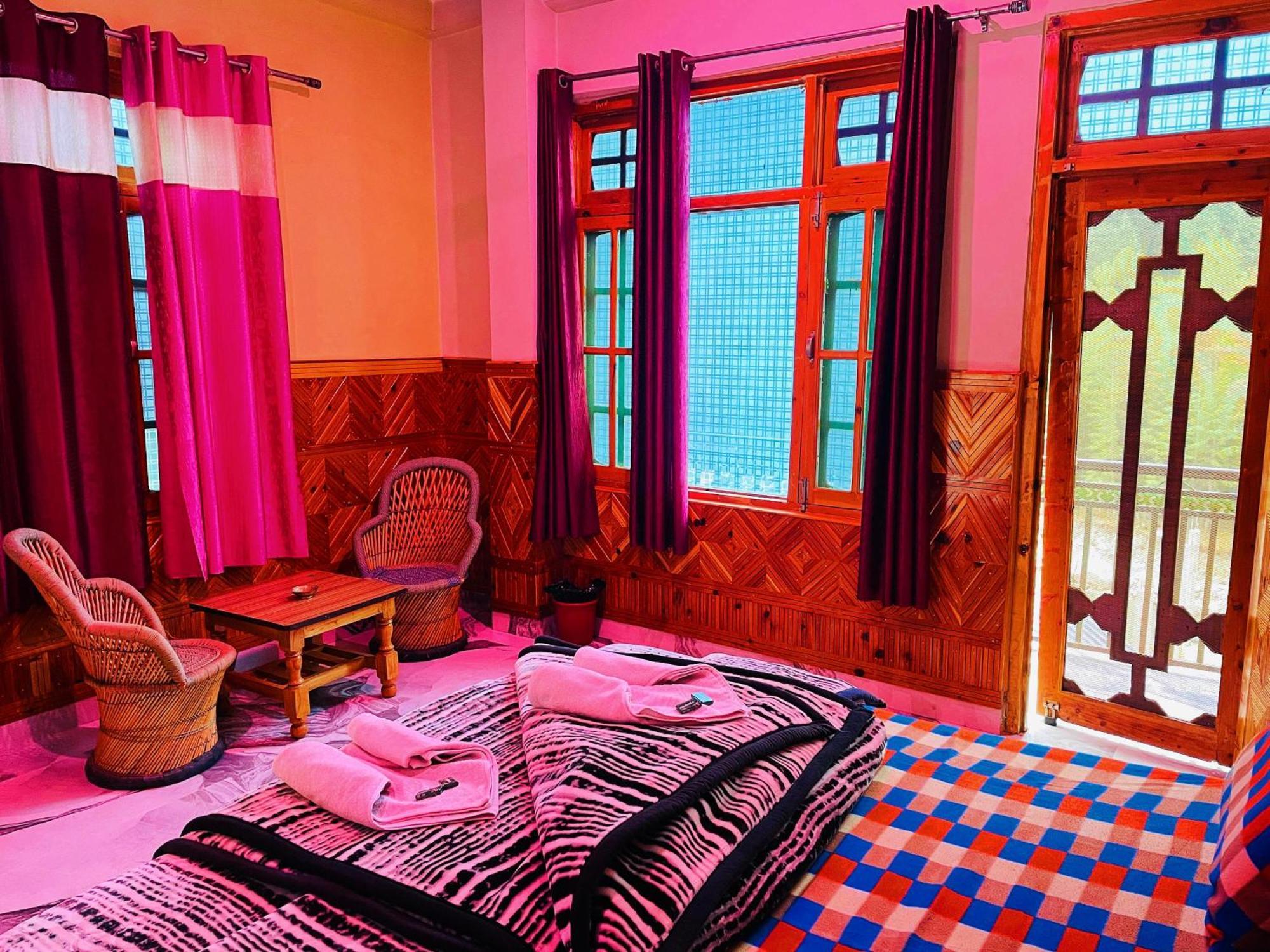 קאסול Chalo Chhalal Hotel & Cafe מראה חיצוני תמונה