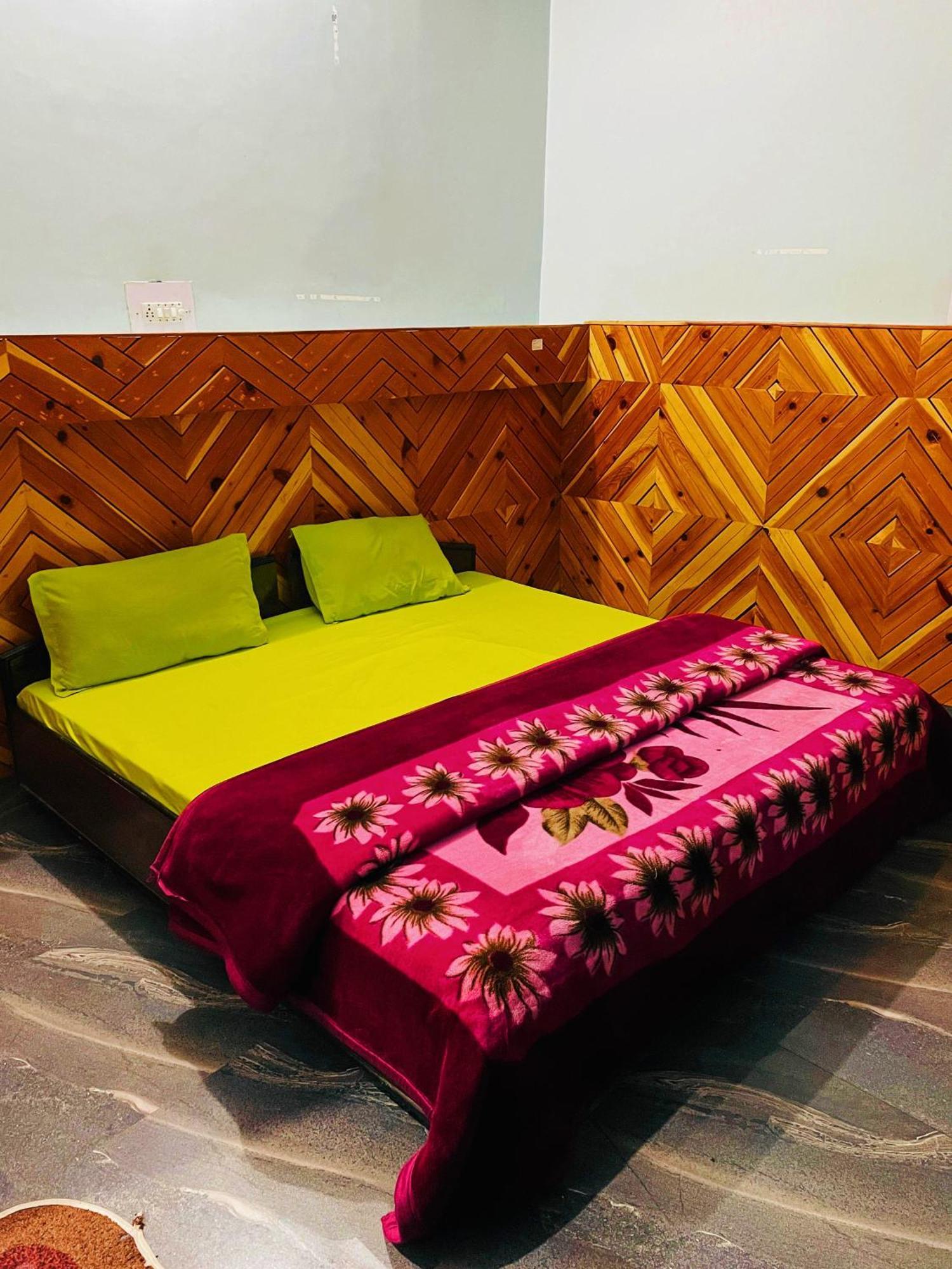 קאסול Chalo Chhalal Hotel & Cafe מראה חיצוני תמונה